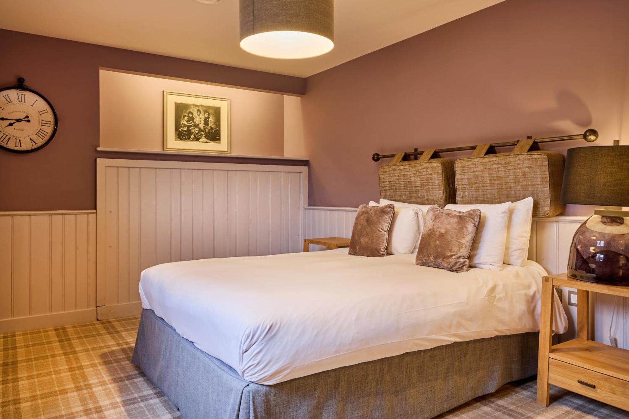 Отель The Harcourt Arms Stanton Harcourt Номер фото A bedroom at The Swan