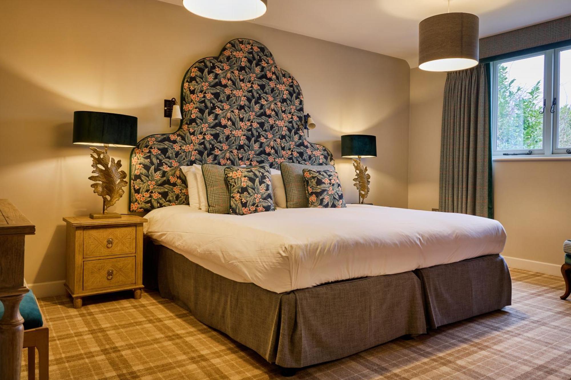 Отель The Harcourt Arms Stanton Harcourt Номер фото A bedroom at The Old parsonage