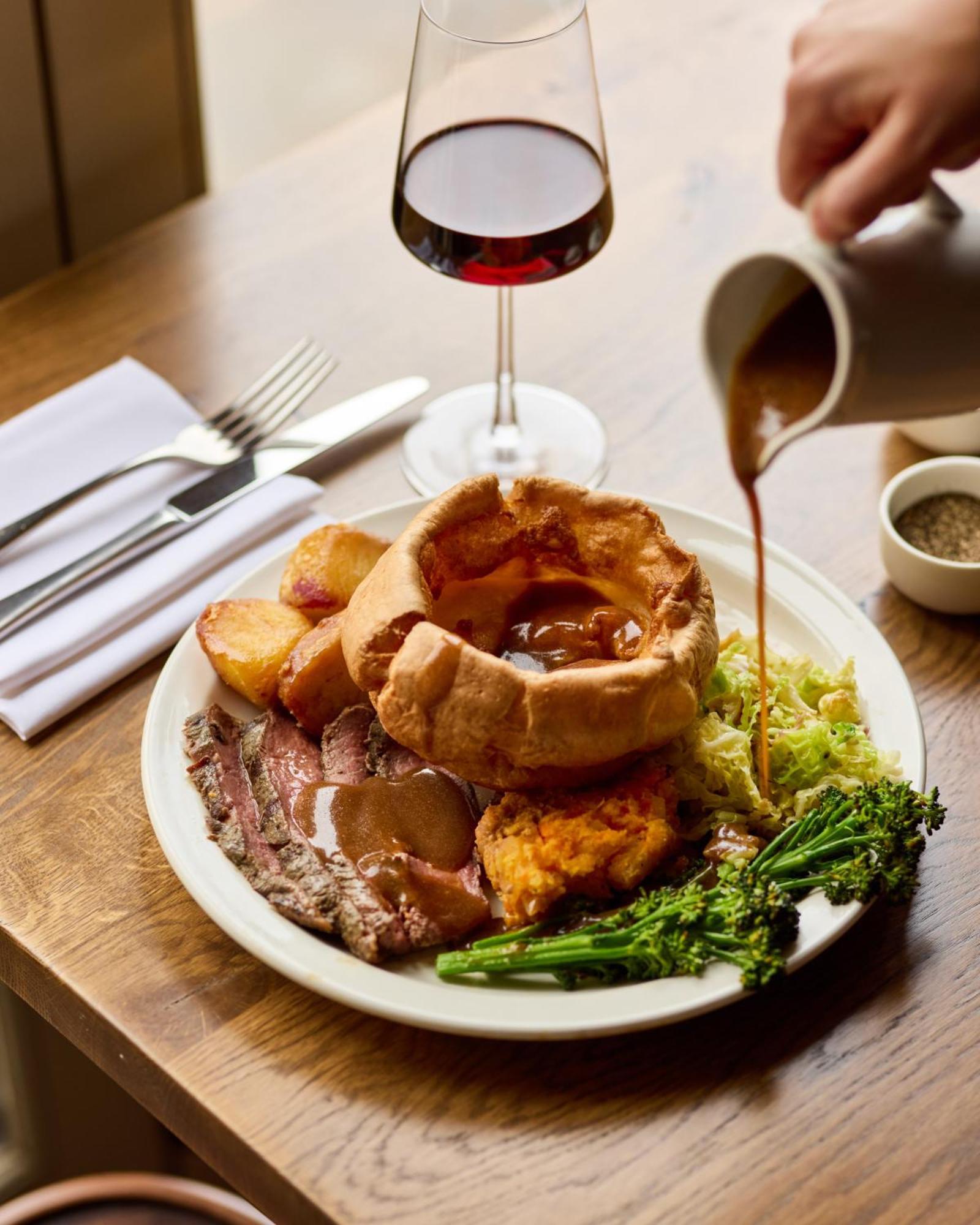 Отель The Harcourt Arms Stanton Harcourt Экстерьер фото A Sunday roast